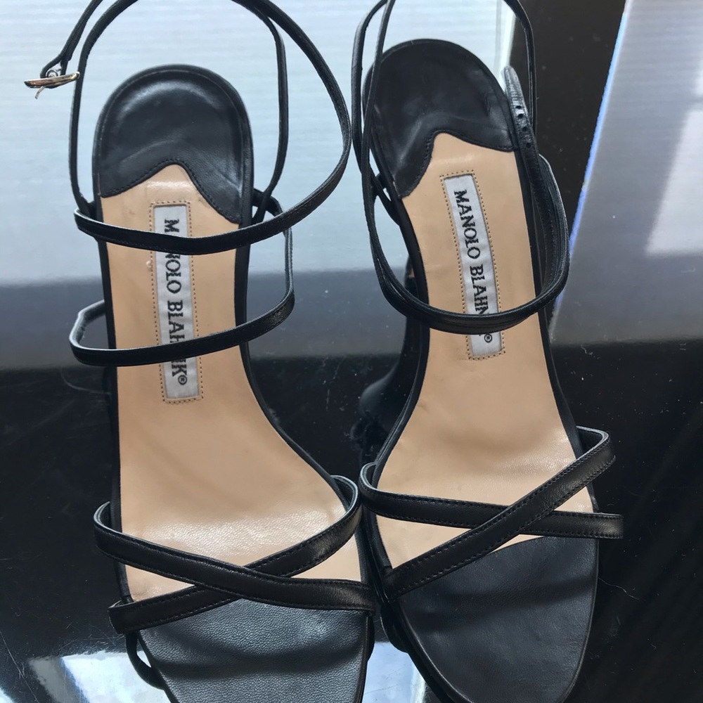 MANOLO BLAHNIK BLACK STRAPPED HEAL 4IN